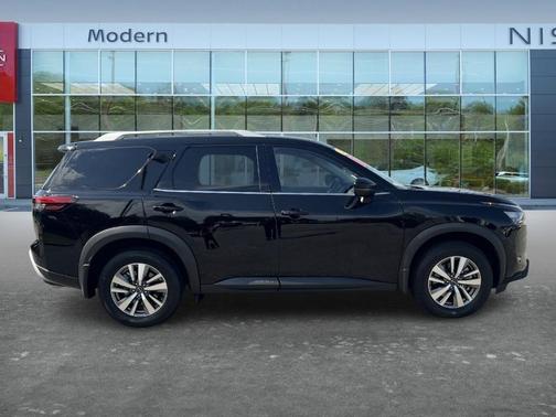 Black 2025 Nissan Pathfinder SL