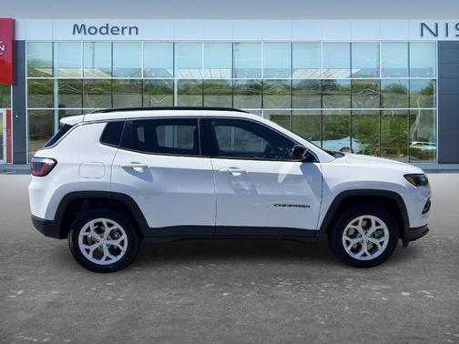White 2024 Jeep Compass Latitude