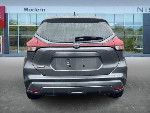 2023 Nissan Kicks S