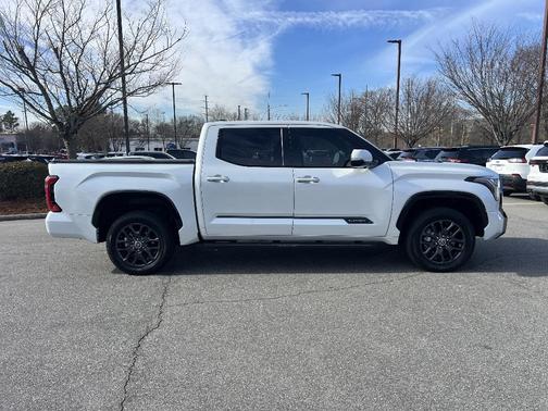 2023 Toyota Tundra Hybrid Platinum