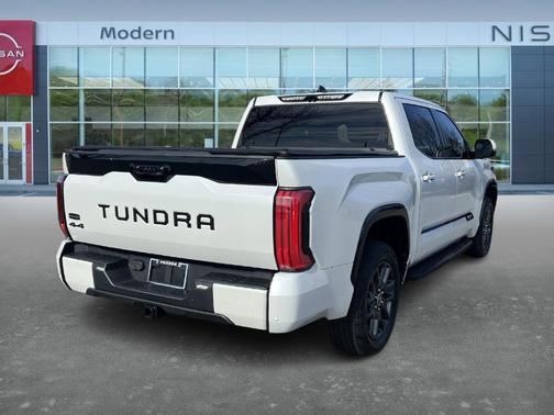 2023 Toyota Tundra Hybrid Platinum