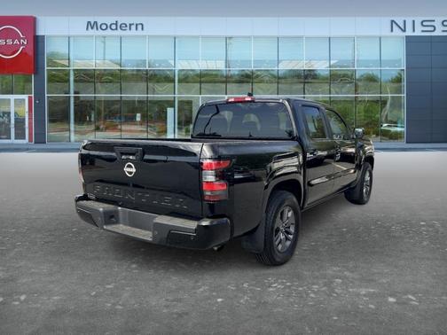 Black 2025 Nissan Frontier SV