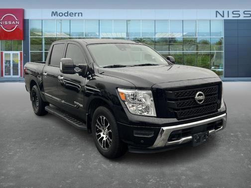 2021 Nissan Titan SV