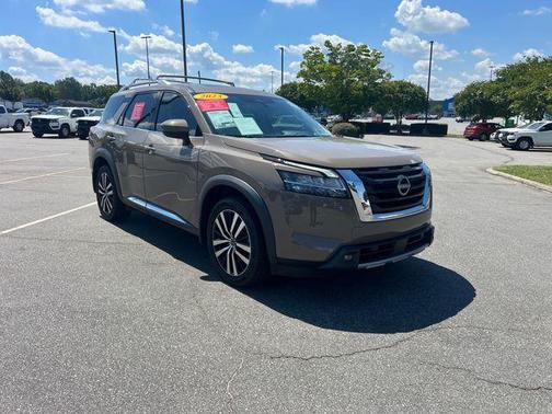 Baja Storm 2023 Nissan Pathfinder Platinum