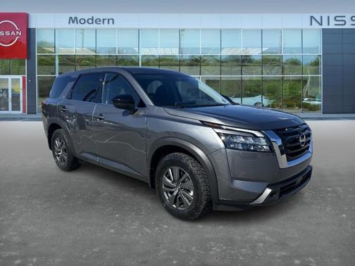 2024 Nissan Pathfinder S