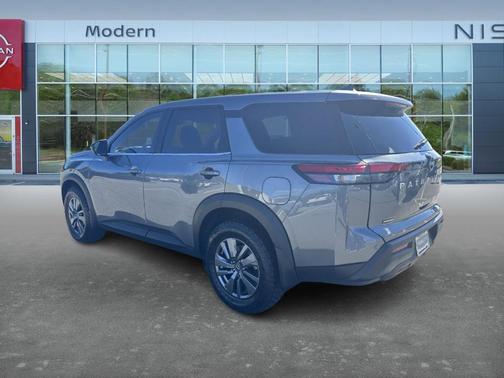 2024 Nissan Pathfinder S