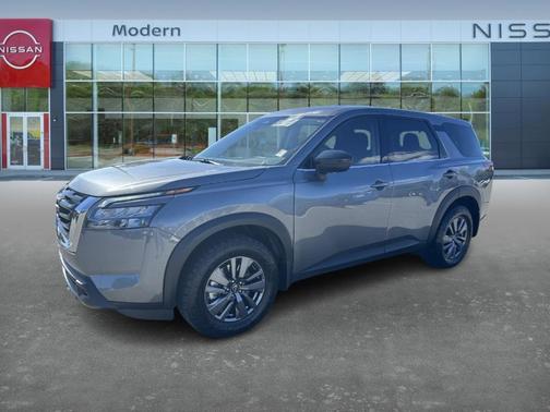 2024 Nissan Pathfinder S