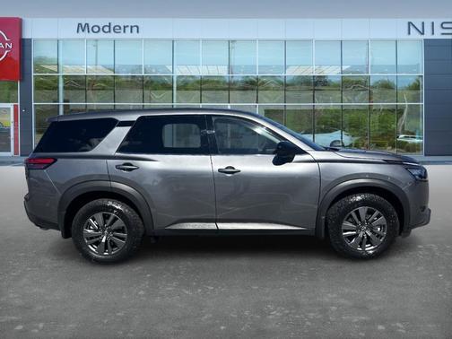2024 Nissan Pathfinder S