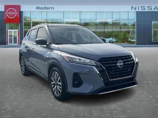 2023 Nissan Kicks SR