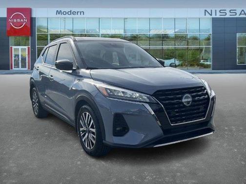 2023 Nissan Kicks SR