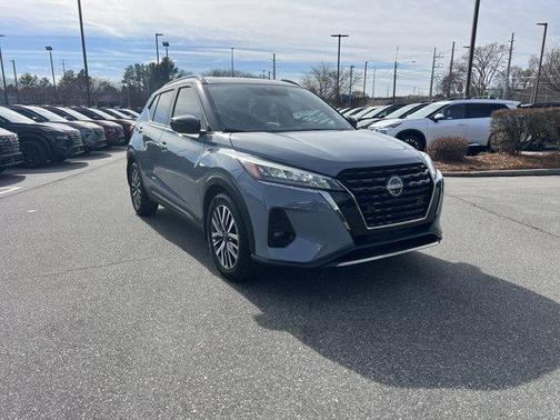 2023 Nissan Kicks SR