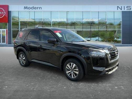 Black 2025 Nissan Pathfinder SL
