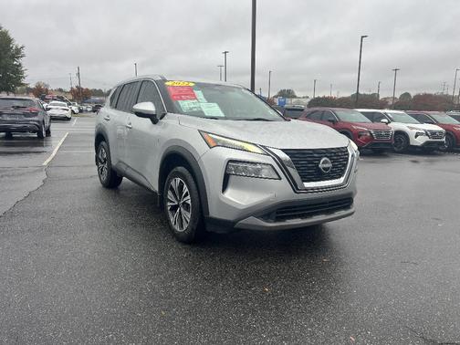 2022 Nissan Rogue SV