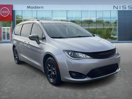 2020 Chrysler Pacifica Touring-L Plus