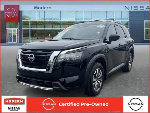 2025 Nissan Pathfinder SL