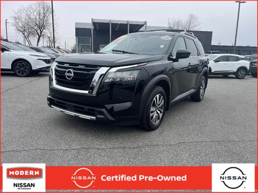 2025 Nissan Pathfinder SL