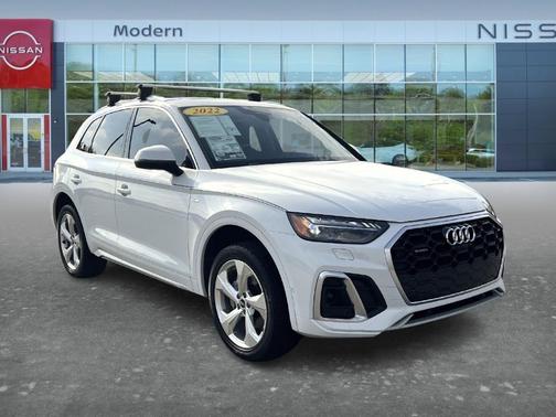 Glacier White Metallic 2022 Audi Q5 45 S line Prestige