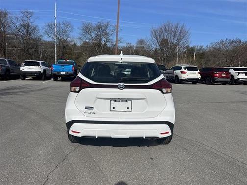 2021 Nissan Kicks S