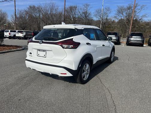 2021 Nissan Kicks S
