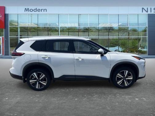 Everest White P 2025 Nissan Rogue SL
