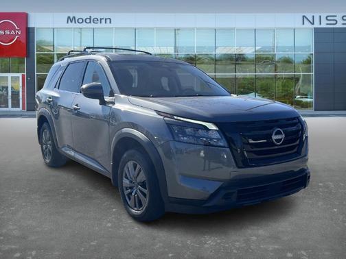 2023 Nissan Pathfinder SV