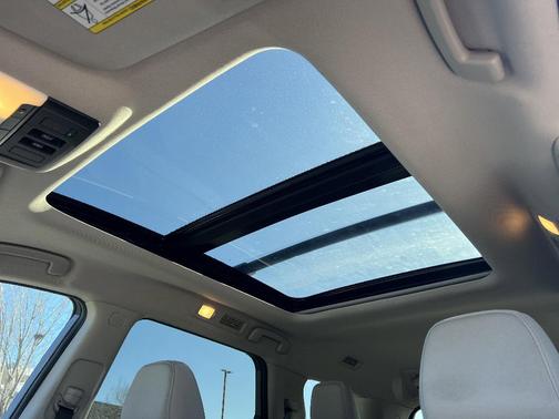 2023 Nissan Pathfinder SV