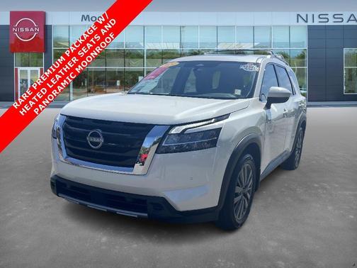 2024 Nissan Pathfinder SL