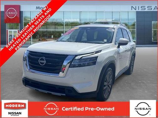2024 Nissan Pathfinder SL