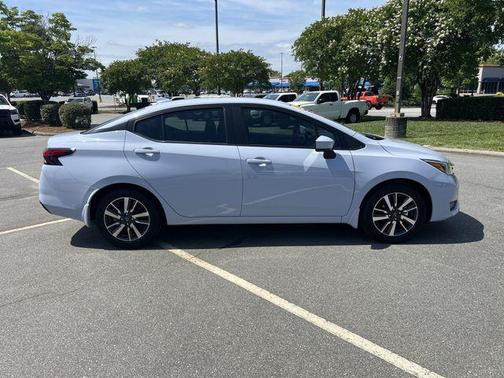 Gray Sky Pearl 2025 Nissan Versa 1.6 SV