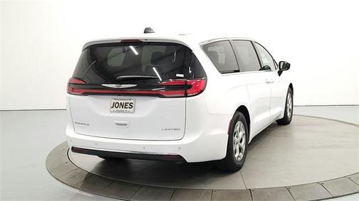 2024 Chrysler Pacifica Limited
