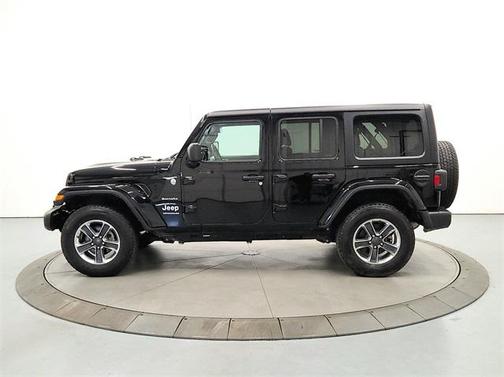 2023 Jeep Wrangler 4-Door Sahara