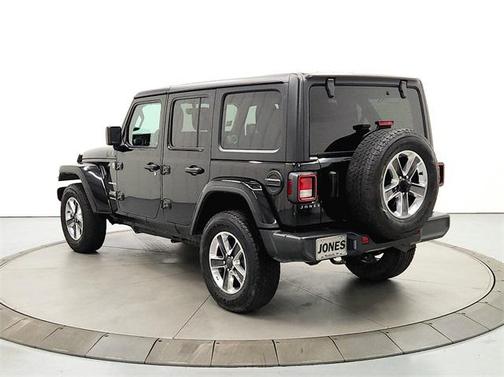 2023 Jeep Wrangler 4-Door Sahara