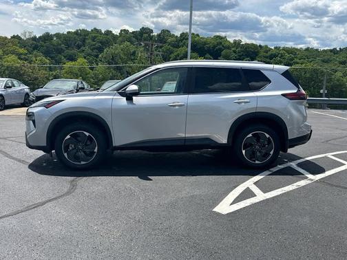 Brilliant Silver Metallic 2024 Nissan Rogue SV