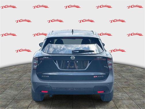 2025 Nissan Kicks SR