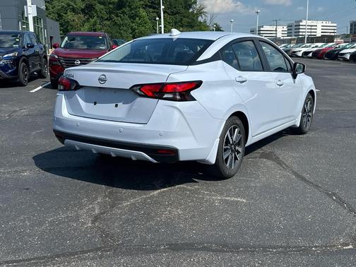 Gray Sky Pearl 2025 Nissan Versa 1.6 SV