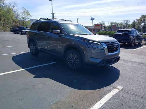 2022 Nissan Pathfinder SV 4WD