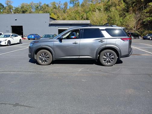 2022 Nissan Pathfinder SV 4WD