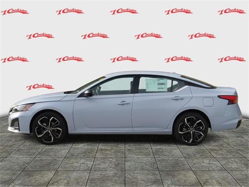 2025 Nissan Altima SR
