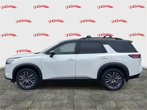 2024 Nissan Pathfinder SL