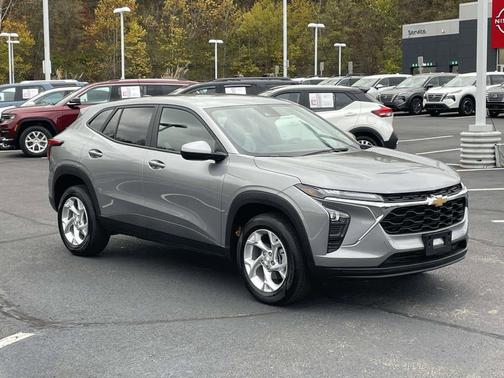 2025 Chevrolet Trax LS