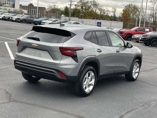 2025 Chevrolet Trax LS