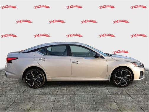 2025 Nissan Altima SR