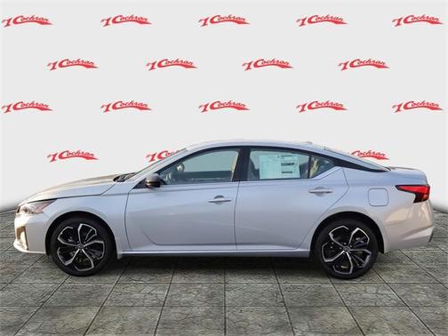 2025 Nissan Altima SR