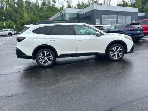 Crystal White Pearl 2020 Subaru Outback Limited