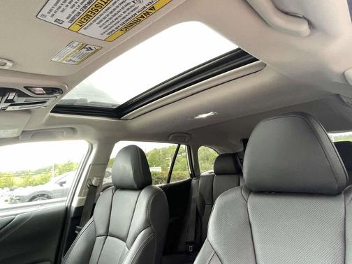 Crystal White Pearl 2020 Subaru Outback Limited