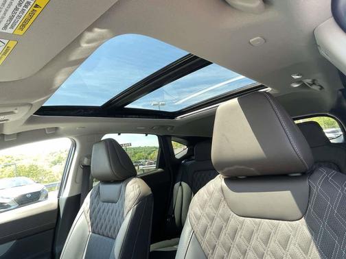 Deep Ocean Blue Pearl/Super Black 2025 Nissan Murano Platinum