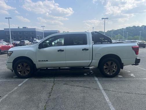 2024 Nissan Titan SV