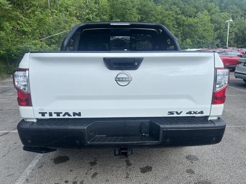 2024 Nissan Titan SV