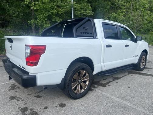 2024 Nissan Titan SV