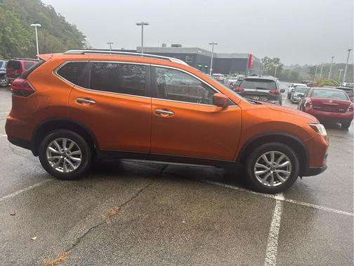 2020 Nissan Rogue SV